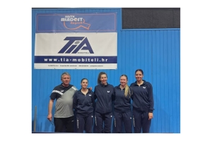 Trener Darko Arapović i igračice Sara Tokić, Marta Vukelić, Victoria Pustaj i Nikolina Miličević